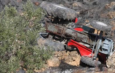 Fallece un hombre en Escopete tras volcar el tractor que conducía