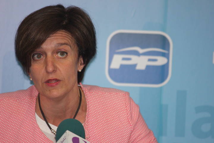 Ana González: “Los vecinos de Azuqueca no se merecen un alcalde que no les da explicaciones sobre el uso de su dinero”