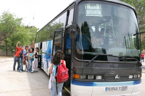 La Guardia Civil imputa al conductor de un autobús que conducía habiendo sido privado judicialmente del permiso de conducción