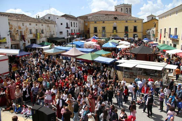 Más de 4.500 personas visitan la II Feria Medieval de Pareja