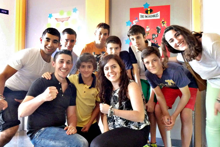 Un grupo de voluntarios renueva la decoración infantil de la planta de Pediatría del Hospital de Guadalajara