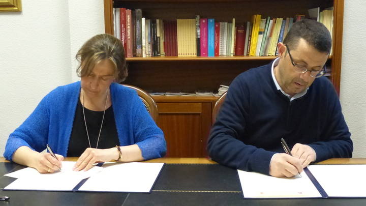 Firma convenio Festival Medieval de Hita 2015