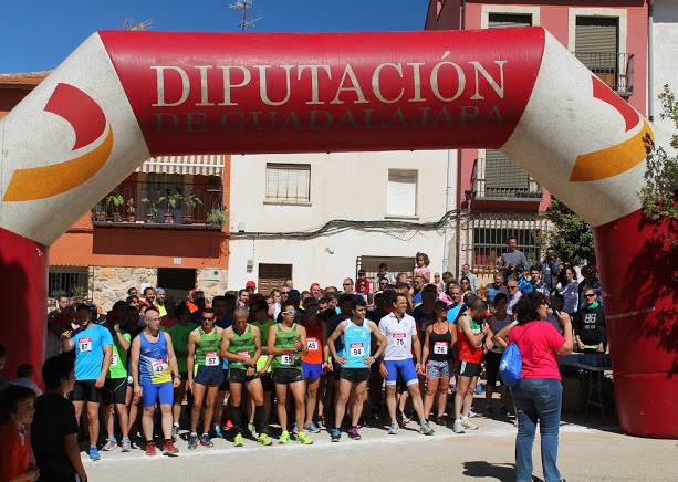 Más de 200 corredores participaron en la VII Carrera Popular Romancos, Alcarria Verde