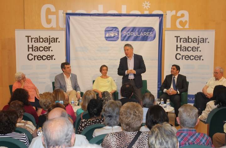 Tomás Burgos durante su intervención hoy en Guadalajara en un acto sobre pensiones