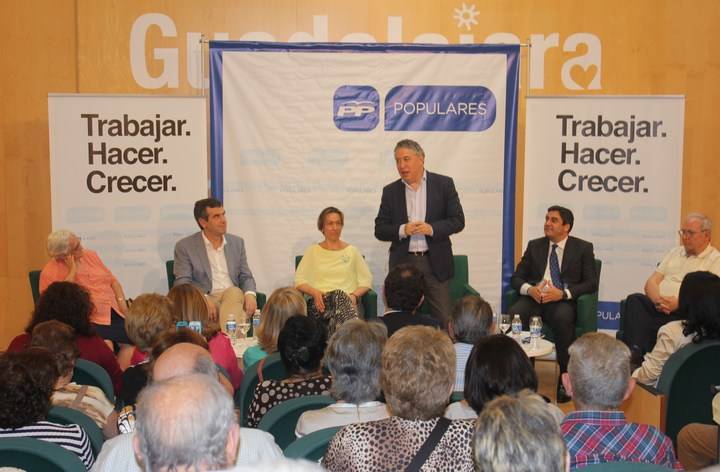 Tomás Burgos durante su intervención hoy en Guadalajara  en un acto sobre pensiones