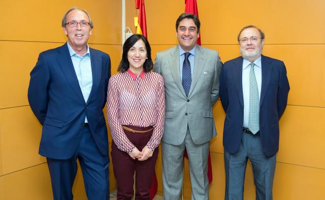 Echániz se reúne con los gerentes de La Paz, Ramón y Cajal y Puerta de Hierro para analizar el funcionamiento del convenio sanitario