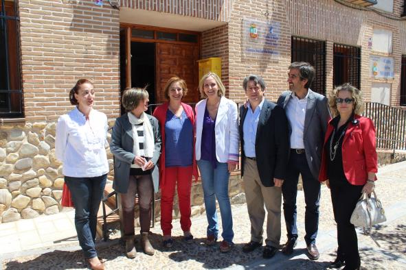 Casero mantiene una reunión de trabajo con los empresarios de Fontanar