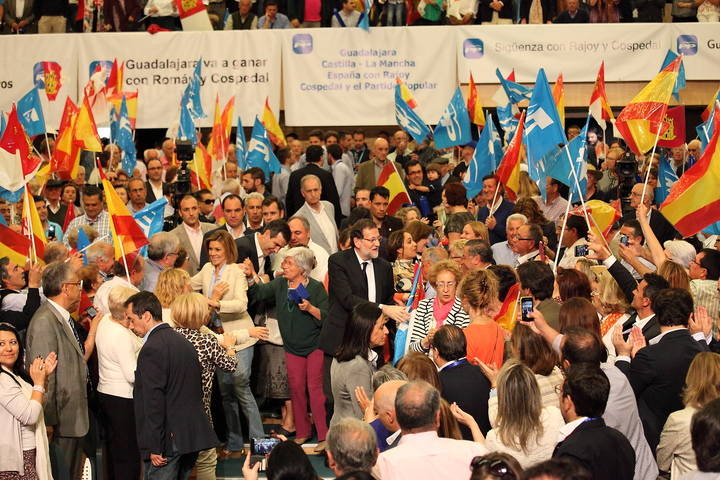 Rajoy quiso finalizar el cierre de campaña apoyando a Cospedal, Guarinos y Román en un abarrotado Buero Vallejo  (Foto:  www.eduardobonillaruiz.com)