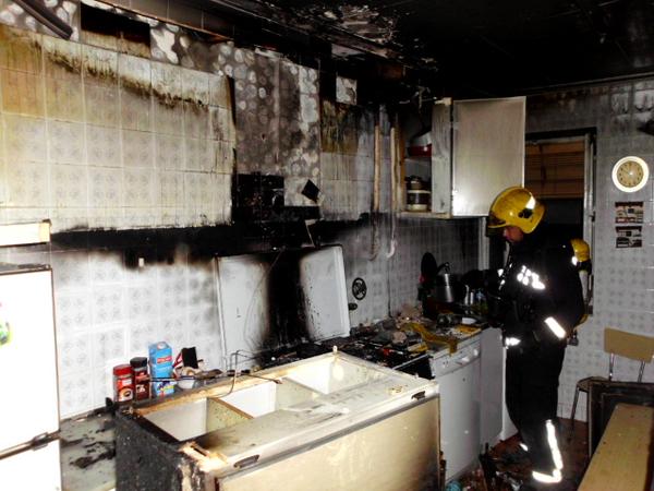 El Consorcio de Bomberos sofoca un incendio en una cocina en Molina de Aragón