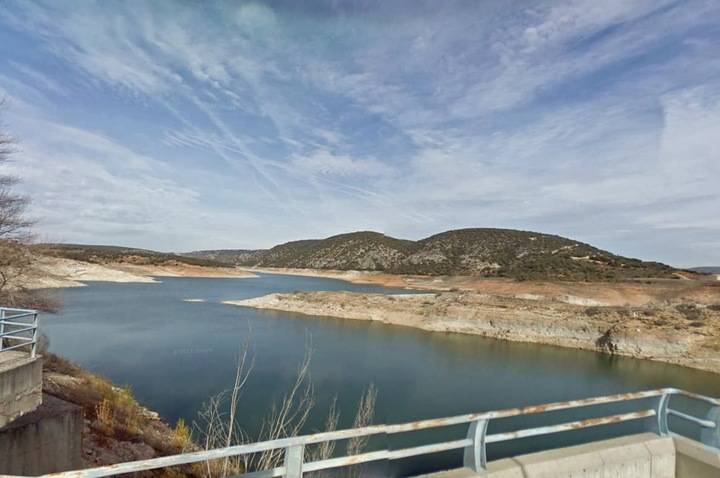 La Confederación Hidrográfica del Tajo formaliza el contrato de la mejora de la carretera de acceso a la presa de La Tajera
