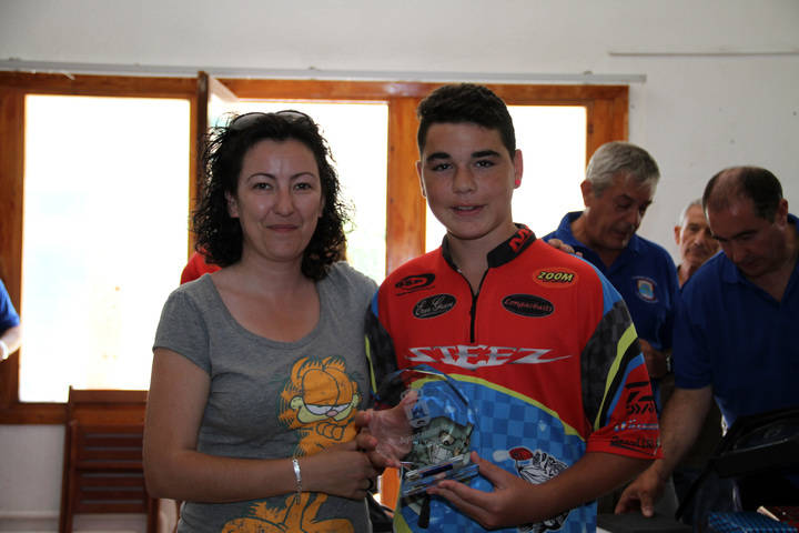 Un chaval de catorce años, el pescador más rápido del Julio Cultural trillano