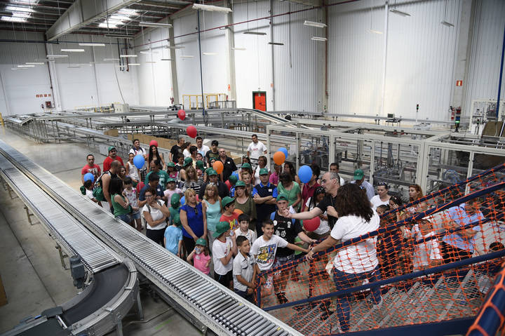 Lyreco Iberia abre las puertas de su centro logístico de Alovera para empleados y familiares