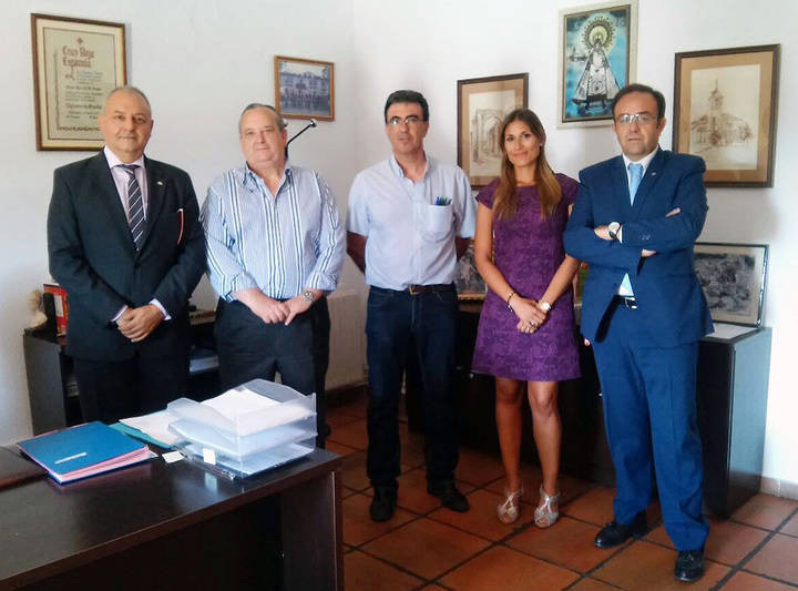 El Ayuntamiento de El Casar y Caja Rural Castilla-La Mancha firman un acuerdo para financiar el pago a proveedores