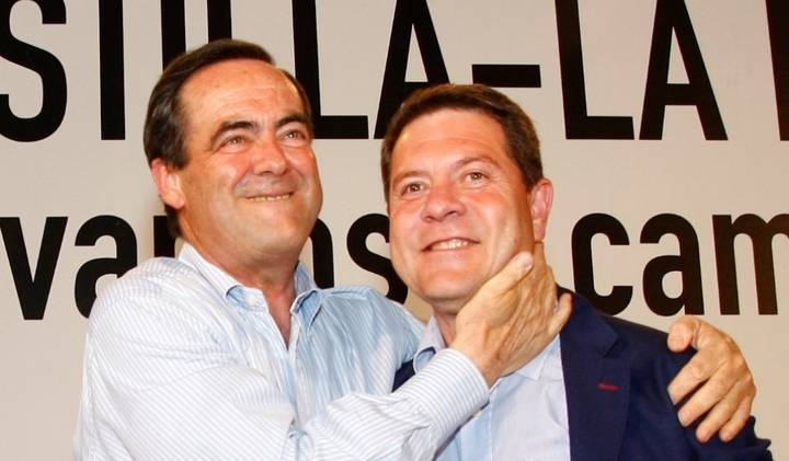 Bono, el padrino de Page, sigue meciendo la cuna en Castilla La Mancha