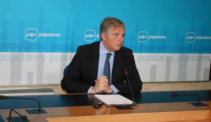 Cañizares denuncia que PSOE y Podemos liberen a todos sus diputados y sólo a cuatro del PP, siendo el partido mayoritario