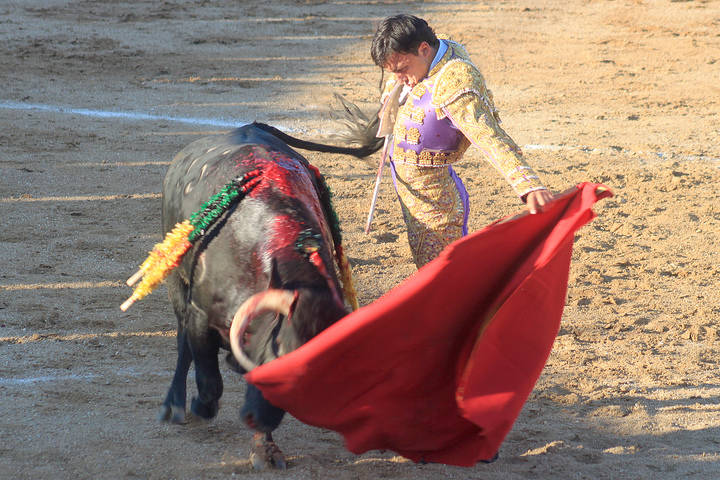 La falta de toro aguó la novillada de la Feria de Cabanillas del Campo