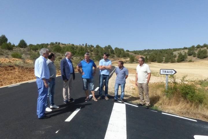 Diputación invierte casi 900.000 euros en acondicionar 16 kilómetros de carretera entre Traid y Alcoroches