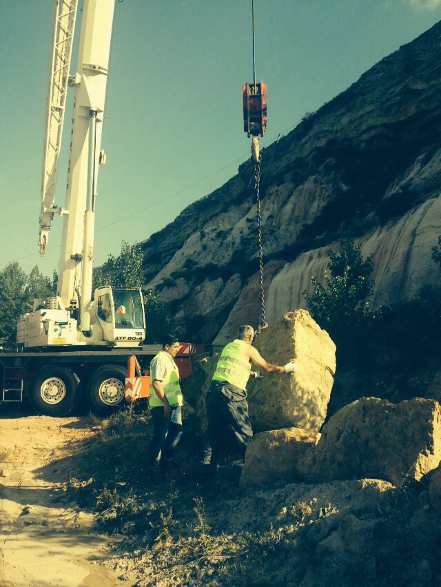 Diputación soluciona el posible desprendimiento de varias rocas de hasta 7.000 kilos en Somolinos