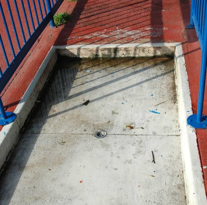 El PP de Azuqueca denuncia el lamentable estado de la Piscina Municipal