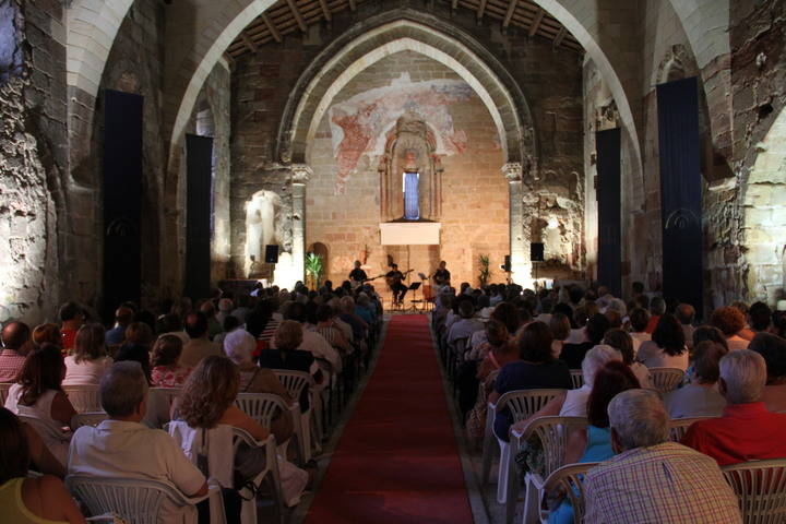 El 'Santos Moreno Trío' llena la Iglesia de Santiago de Sigüenza
