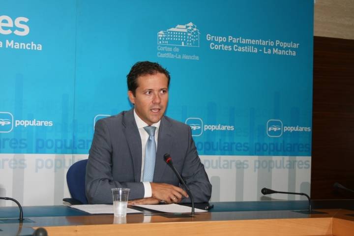 Velázquez pide a Page que dé explicaciones urgentes sobre “el escándalo Ruiz Molina”