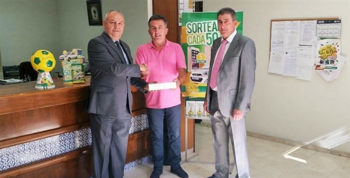 Sorpresa para un jadraqueño cliente de Caja Rural de Castilla-La Mancha