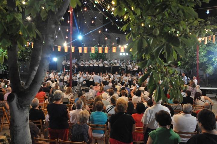 Yebra acogió un encuentro de bandas de música de la provincia