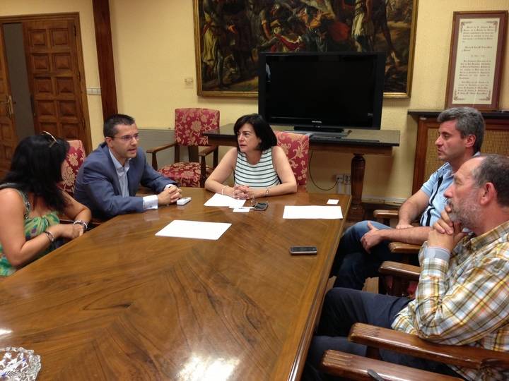 Primer contacto con los sindicatos y la patronal desde el nuevo Ayuntamiento de la capital
