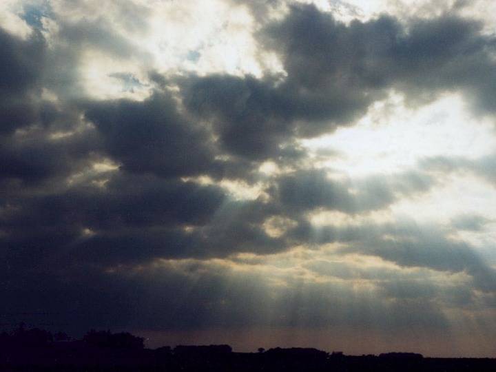 Las nubes se apoderan del cielo de Guadalajara durante este viernes