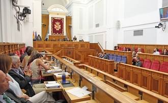 Page logra cambiar la Ley para poner a su elegida al frente de RTVCM