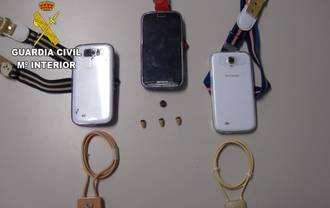 Intentar copiar en el examen de conducir le saldrá caro a tres personas