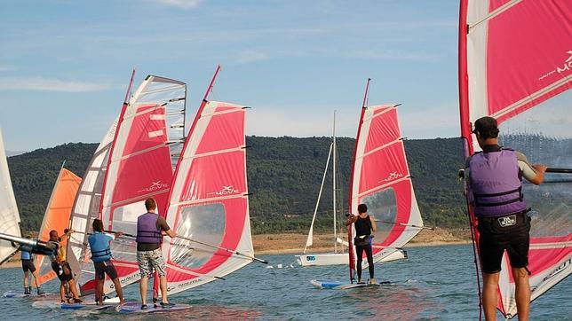Diputación destinará 76.890 euros para acondicionar la Escuela de Vela de Alocén