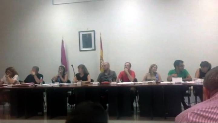 Marta Valdenebro: “La alcaldesa de Podemos es incapaz de gobernar el municipio y de dirigir los plenos municipales”