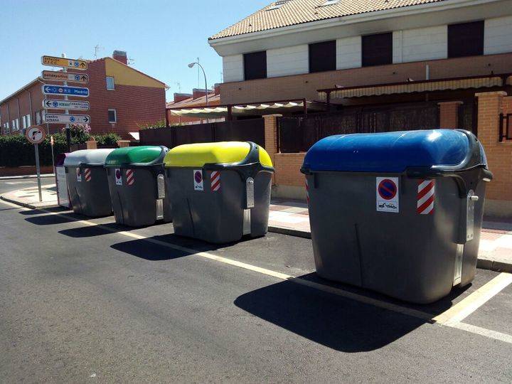 Cambian los contenedores de basura de la capital por otros más modernos