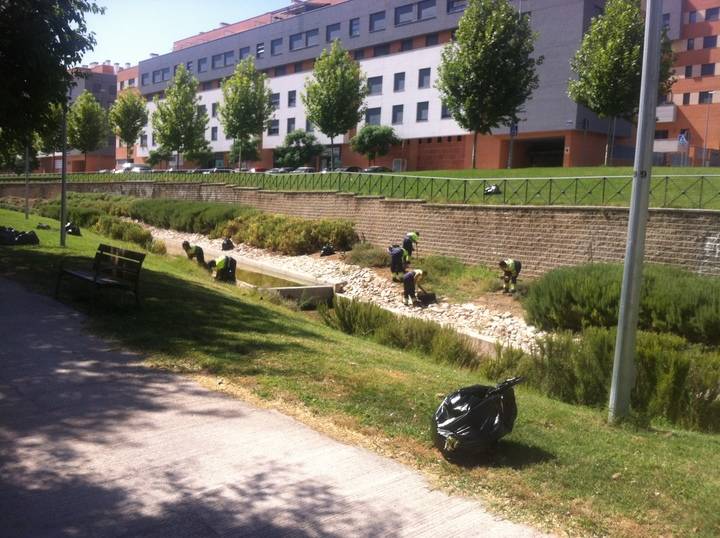 Limpieza integral del barranco del la avenida Juan Pablo II en la capital
