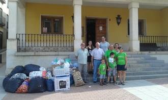 Jadraque entrega más de 200 kilos de tapones a la familia de Nacho para investigar el síndrome de duplicación MECP2