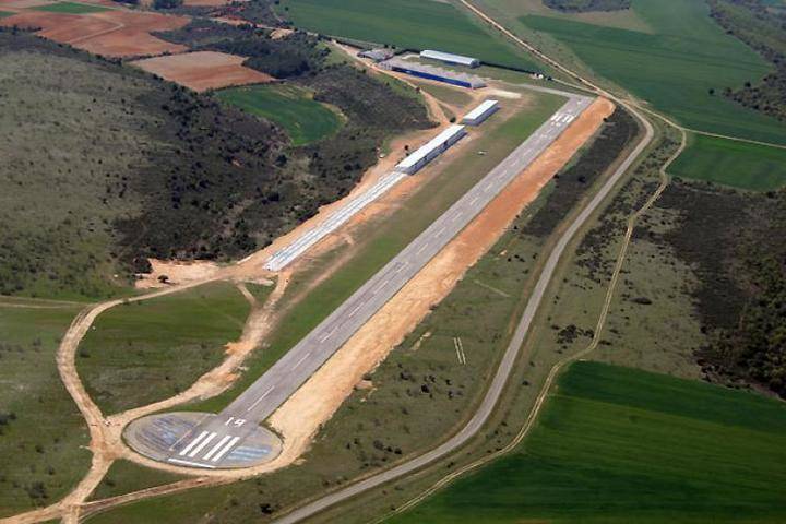 Aterriza sin heridos una avioneta que empezó a arder en vuelo en Robledillo de Mohernando