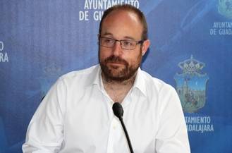 Ciudadanos exige “una solución para hoy” al conflicto de los bomberos de Guadalajara