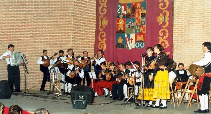 Más de 700 alumnos empiezan el nuevo curso en la Escuela de Folklore de la Diputación