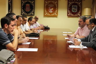 El delegado del Gobierno en Castilla-La Mancha recibe a representantes del comité de empresa de Elcogás