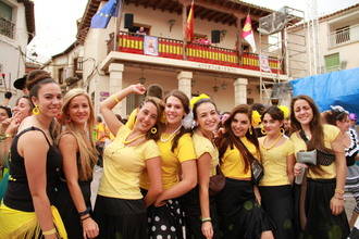 La alegría trillana hace salir el sol en el comienzo de las fiestas de la Virgen del Campo