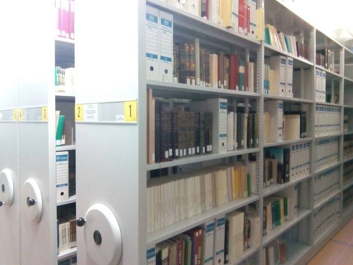 Diputación convoca cuatro becas para la realización de prácticas en la Biblioteca de Investigadores y en el Archivo