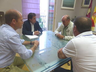 Latre muestra su compromiso con los pueblos ribereños por el desarrollo de la zona