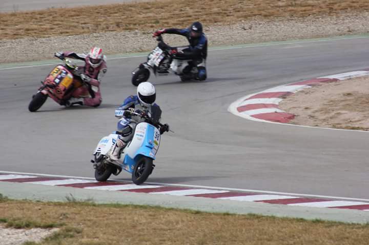 El Equipo del Amor, campeón nacional de resistencia en Vespa 2015 en su categoría