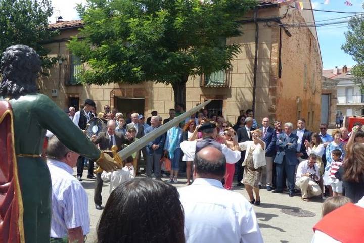 El presidente de la Diputación participa en las fiestas de San Julián en Cantalojas