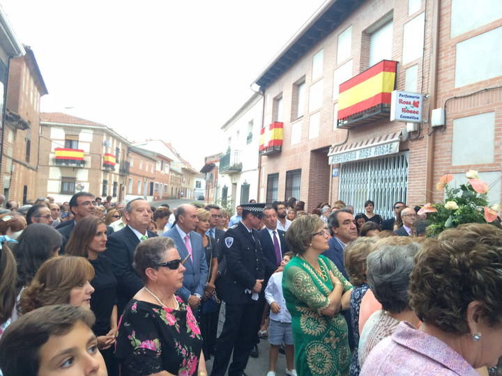 El presidente de la Diputación de Guadalajara acompaña a los casareños en la procesión de la Virgen de la Antigua 