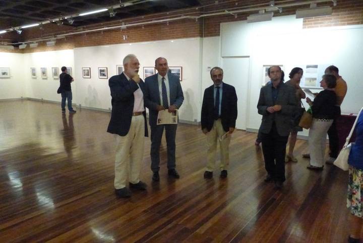 El presidente de la Diputación de Guadalajara inaugura la exposición de fotografía con motivo de las Ferias y Fiestas