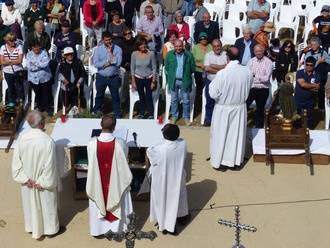 El presidente de la Diputación participa en la romería del Alto Rey junto a los vecinos de los pueblos de alrededor