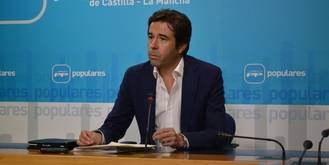 Robisco afirma que Page “ha batido todos los registros de vacaciones” sin importarle los problemas de los castellano-manchegos