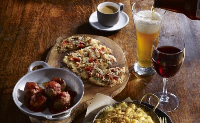 Si es que están muy ricos, Starbucks venderá vino y cerveza en sus establecimientos